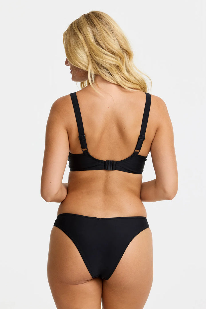 34056-000x34047-000_5186