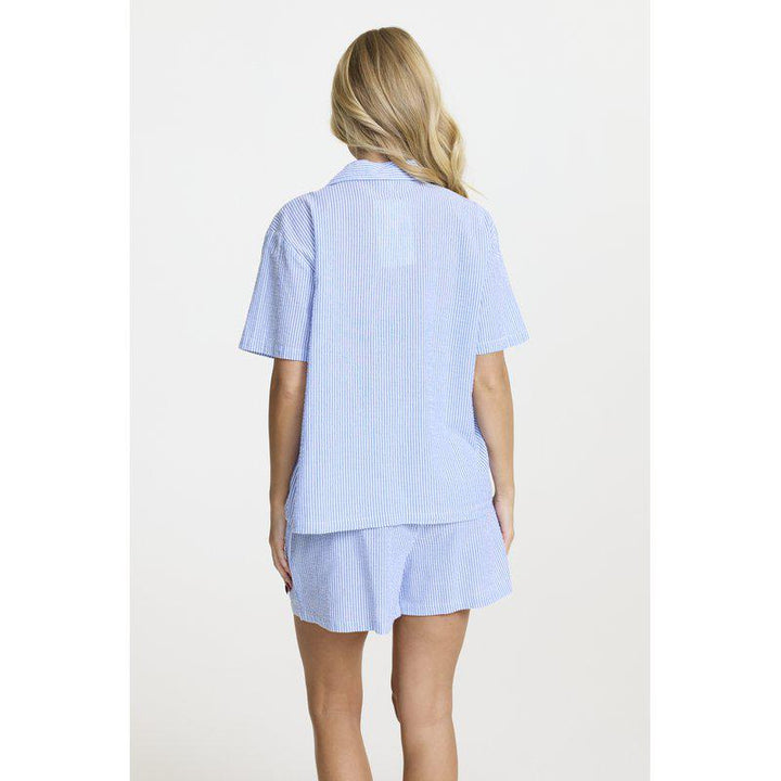 Nomi Stripe Pyjamas i Bomulls-seersucker - Blue stripe