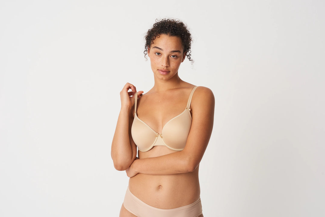 Chantelle Basic Invisible Memory Foam T-Shirt BH Svart/Beige