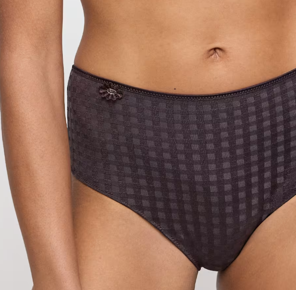 Marie Jo Avero Brief