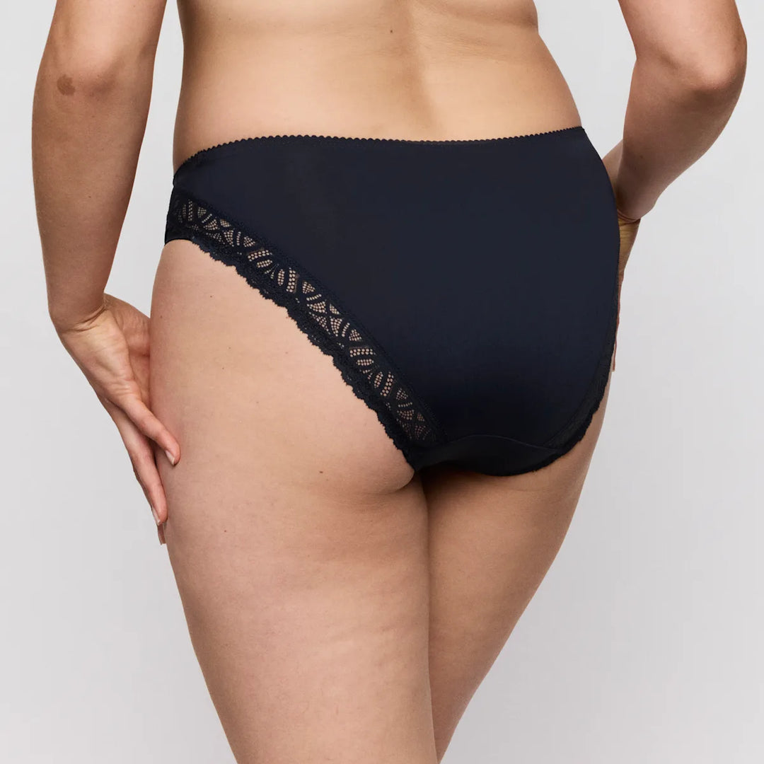 Primadonna Salerno Brief
