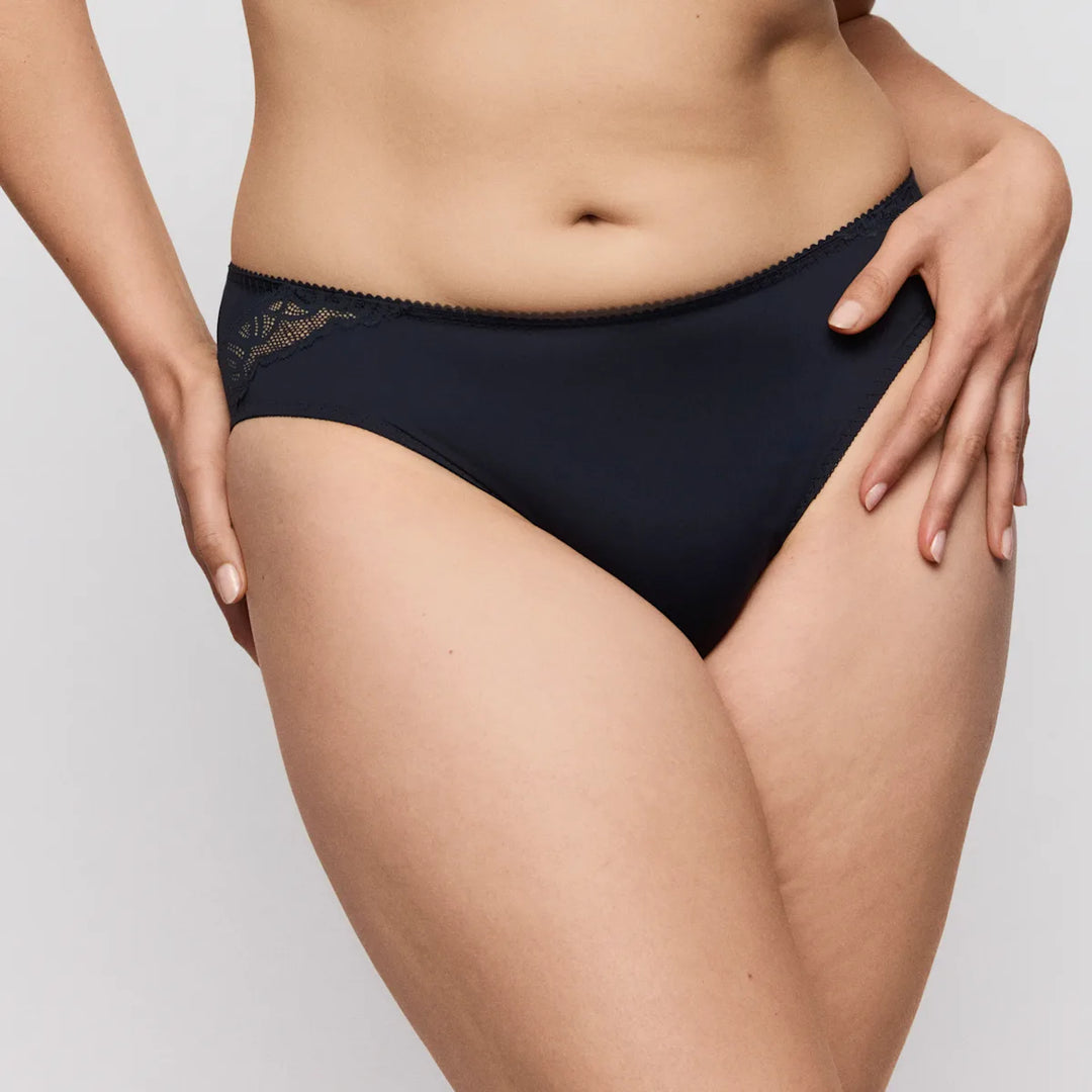 Primadonna Salerno Brief